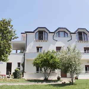  Gasthof Villa Lion Zambratija
