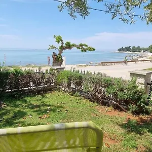  Apartment Romantic For Two On The Sea