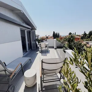  Apartment Sunny House