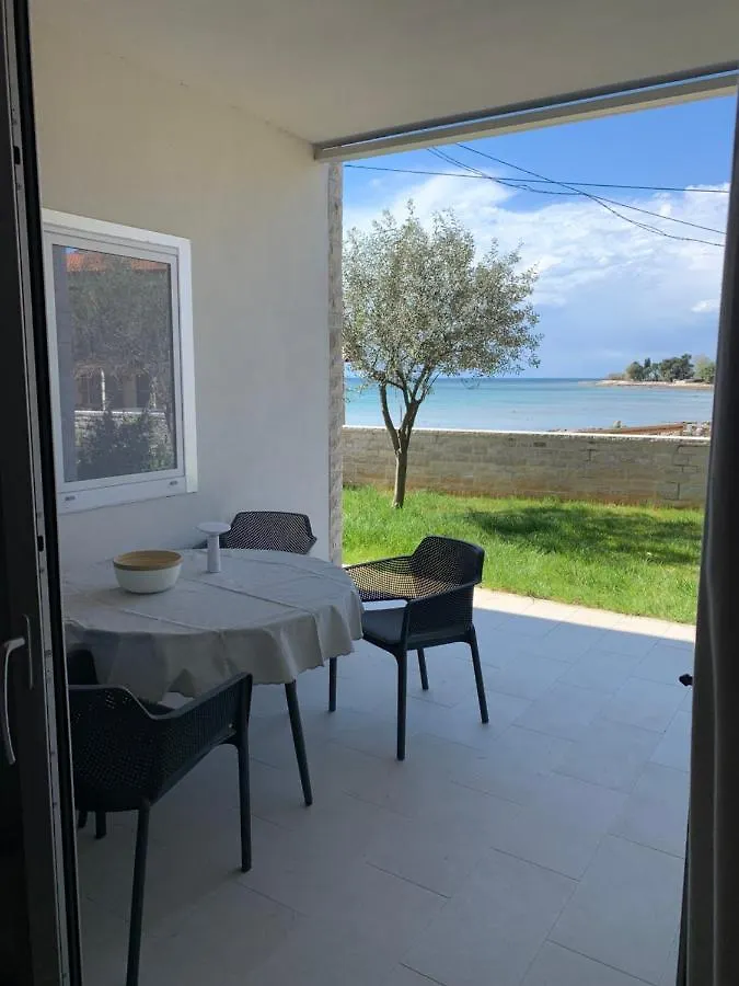 Apartment Nobilis Zambratija